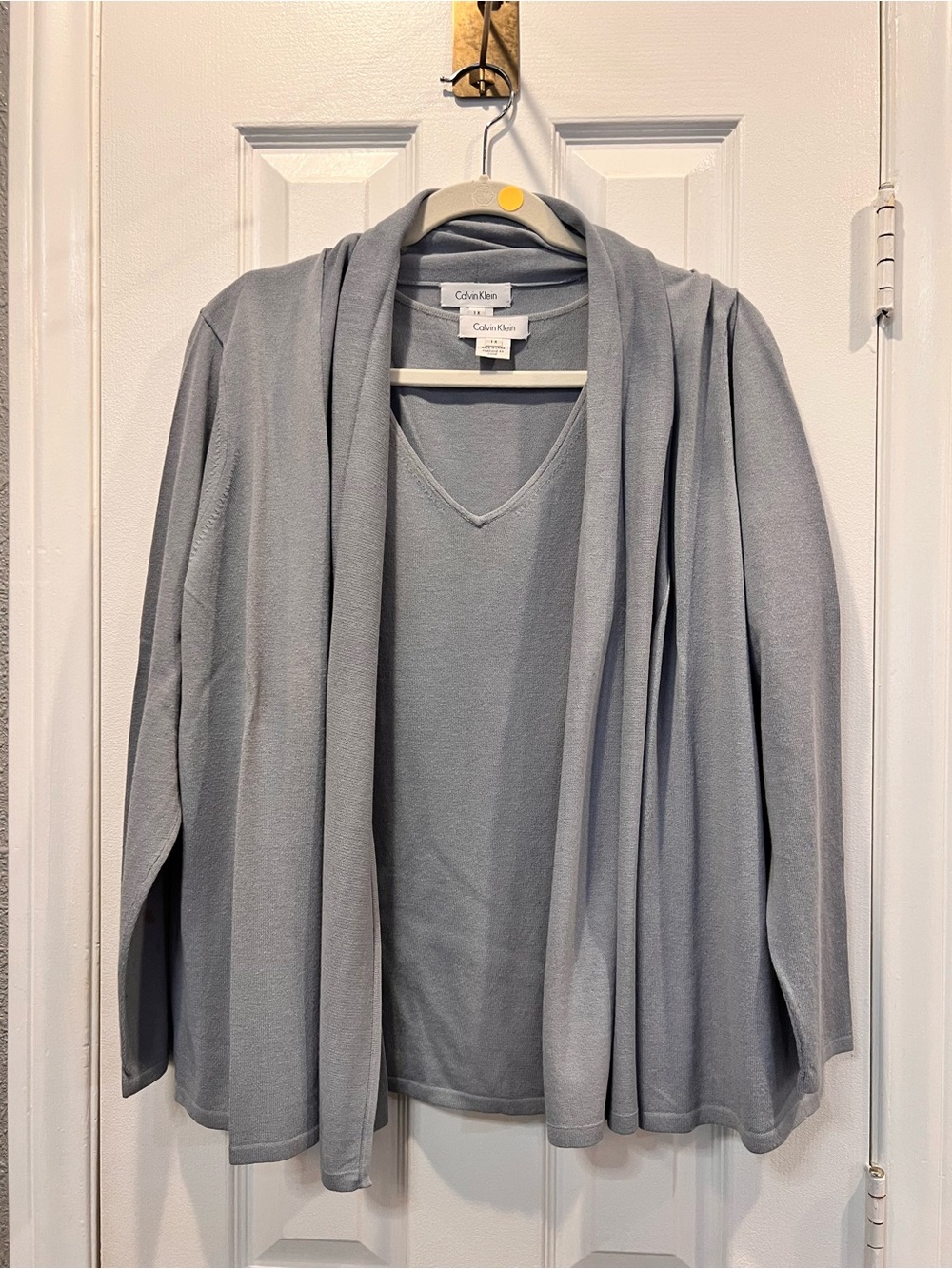 Calvin Klein Gray Solid Knit Open Front Cardigan & V-Neck Twin Set 1X